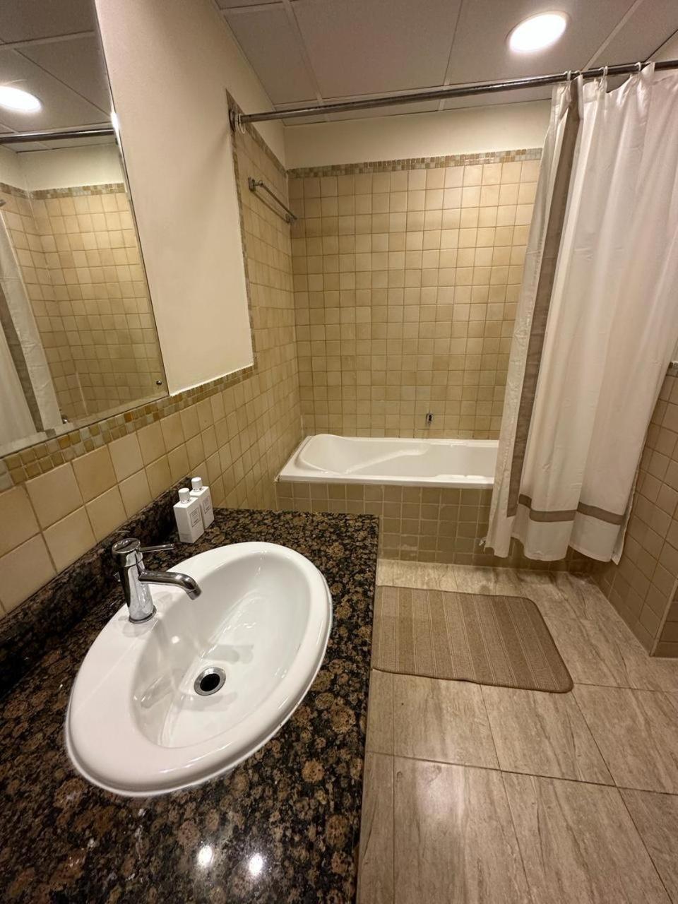 Hostel Ora Place Dubaj Zewnętrze zdjęcie